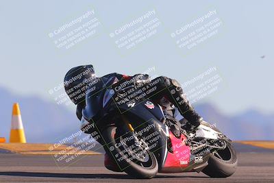 media/Nov-06-2023-Moto Forza (Mon) [[ce023d0744]]/3-Intermediate Group/Session 5 (Turn 9)/
